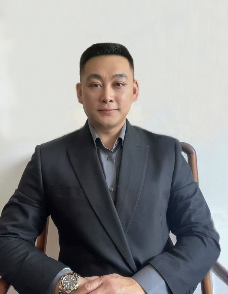 会长余鹏(Tavis)肖像